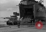 Standbild Landing Ship Tank Frankreich, 1944, aus Sekunde 31 historischem Filmmaterial Videoclip 65675049885