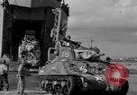Standbild Landing Ship Tank Frankreich, 1944, aus Sekunde 44 historischem Filmmaterial Videoclip 65675049885