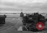 Standbild Landing Craft Tank Frankreich, 1944, aus Sekunde 26 historischem Filmmaterial Videoclip 65675049886