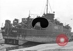 Standbild Landing Craft Tank Frankreich, 1944, aus Sekunde 37 historischem Filmmaterial Videoclip 65675049886