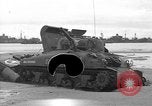 Standbild Landing Craft Tank Frankreich, 1944, aus Sekunde 44 historischem Filmmaterial Videoclip 65675049886