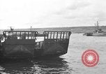 Standbild Landing Craft Tank Frankreich, 1944, aus Sekunde 61 historischem Filmmaterial Videoclip 65675049886