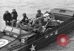 Standbild amphibische Fahrzeug Frankreich, 1944, aus Sekunde 55 historischem Filmmaterial Videoclip 65675049887