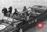 Standbild amphibische Fahrzeug Frankreich, 1944, aus Sekunde 56 historischem Filmmaterial Videoclip 65675049887