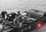 Standbild amphibische Fahrzeug Frankreich, 1944, aus Sekunde 59 historischem Filmmaterial Videoclip 65675049887