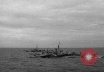 Standbild britischen Zerstörer französischen Küste, 1944, aus Sekunde 5 historischem Filmmaterial Videoclip 65675049892