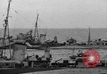 Standbild britischen Zerstörer französischen Küste, 1944, aus Sekunde 20 historischem Filmmaterial Videoclip 65675049892
