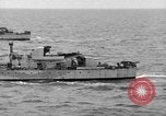 Standbild britischen Zerstörer französischen Küste, 1944, aus Sekunde 28 historischem Filmmaterial Videoclip 65675049892