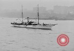 Standbild USS Mayflower (PY-1) New York City USA, 1918, aus Sekunde 16 historischem Filmmaterial Videoclip 65675049926