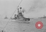 Standbild Weihnachten Flotte überprüfen New York City USA, 1918, aus Sekunde 15 historischem Filmmaterial Videoclip 65675049927