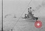 Standbild Weihnachten Flotte überprüfen New York City USA, 1918, aus Sekunde 30 historischem Filmmaterial Videoclip 65675049927