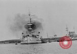 Standbild Weihnachten Flotte überprüfen New York City USA, 1918, aus Sekunde 34 historischem Filmmaterial Videoclip 65675049927