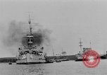 Standbild Weihnachten Flotte überprüfen New York City USA, 1918, aus Sekunde 38 historischem Filmmaterial Videoclip 65675049927