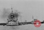 Standbild Weihnachten Flotte überprüfen New York City USA, 1918, aus Sekunde 42 historischem Filmmaterial Videoclip 65675049927