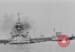 Standbild Weihnachten Flotte überprüfen New York City USA, 1918, aus Sekunde 44 historischem Filmmaterial Videoclip 65675049927