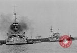 Standbild Weihnachten Flotte überprüfen New York City USA, 1918, aus Sekunde 46 historischem Filmmaterial Videoclip 65675049927