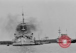 Standbild Weihnachten Flotte überprüfen New York City USA, 1918, aus Sekunde 49 historischem Filmmaterial Videoclip 65675049927