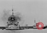 Standbild Weihnachten Flotte überprüfen New York City USA, 1918, aus Sekunde 50 historischem Filmmaterial Videoclip 65675049927