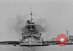 Standbild Weihnachten Flotte überprüfen New York City USA, 1918, aus Sekunde 54 historischem Filmmaterial Videoclip 65675049927
