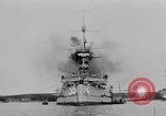 Standbild Weihnachten Flotte überprüfen New York City USA, 1918, aus Sekunde 56 historischem Filmmaterial Videoclip 65675049927