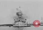 Standbild Weihnachten Flotte überprüfen New York City USA, 1918, aus Sekunde 57 historischem Filmmaterial Videoclip 65675049927