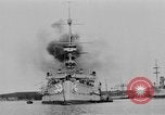 Standbild Weihnachten Flotte überprüfen New York City USA, 1918, aus Sekunde 60 historischem Filmmaterial Videoclip 65675049927