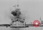 Standbild Weihnachten Flotte überprüfen New York City USA, 1918, aus Sekunde 61 historischem Filmmaterial Videoclip 65675049927