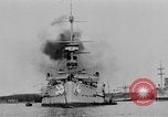 Standbild Weihnachten Flotte überprüfen New York City USA, 1918, aus Sekunde 62 historischem Filmmaterial Videoclip 65675049927