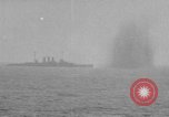 Image US Navy naufrage vaisseau cible 'Océan Atlantique, 1920, de la seconde 10 séquences d'archives historiques vidéo 65675049940