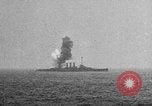 Image US Navy naufrage vaisseau cible 'Océan Atlantique, 1920, de la seconde 17 séquences d'archives historiques vidéo 65675049940