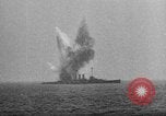 Image US Navy naufrage vaisseau cible 'Océan Atlantique, 1920, de la seconde 20 séquences d'archives historiques vidéo 65675049940