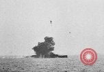 Image US Navy naufrage vaisseau cible 'Océan Atlantique, 1920, de la seconde 25 séquences d'archives historiques vidéo 65675049940