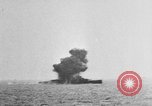 Image US Navy naufrage vaisseau cible 'Océan Atlantique, 1920, de la seconde 26 séquences d'archives historiques vidéo 65675049940