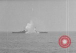 Image US Navy naufrage vaisseau cible 'Océan Atlantique, 1920, de la seconde 30 séquences d'archives historiques vidéo 65675049940