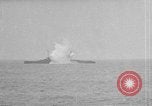 Image US Navy naufrage vaisseau cible 'Océan Atlantique, 1920, de la seconde 31 séquences d'archives historiques vidéo 65675049940