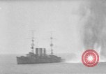 Image US Navy naufrage vaisseau cible 'Océan Atlantique, 1920, de la seconde 48 séquences d'archives historiques vidéo 65675049940