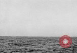 Image système de signalisation clignotant 'Océan Atlantique, 1920, de la seconde 50 séquences d'archives historiques vidéo 65675049945
