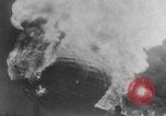 Standbild Hindenburg Katastrophe Manchester New Jersey USA, 1937, aus Sekunde 30 historischem Filmmaterial Videoclip 65675049953