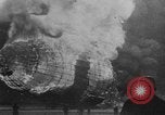 Standbild Hindenburg Katastrophe Manchester New Jersey USA, 1937, aus Sekunde 36 historischem Filmmaterial Videoclip 65675049953
