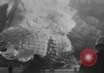 Standbild Hindenburg Katastrophe Manchester New Jersey USA, 1937, aus Sekunde 37 historischem Filmmaterial Videoclip 65675049953