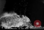 Standbild Hindenburg Katastrophe Manchester New Jersey USA, 1937, aus Sekunde 40 historischem Filmmaterial Videoclip 65675049953