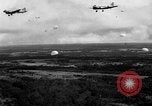 Standbild Army Air Corps Fallschirmjäger United States USA, 1941, aus Sekunde 11 historischem Filmmaterial Videoclip 65675049963