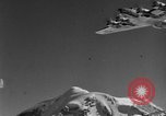 Standbild Army Air Corps Fallschirmjäger United States USA, 1941, aus Sekunde 56 historischem Filmmaterial Videoclip 65675049963