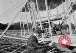 Immagine di Modello di Wright Flyer Le Mans Francia, 1908, secondo 18 filmato di repertorio 65675049965