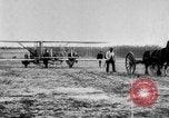 Immagine di Modello di Wright Flyer Le Mans Francia, 1908, secondo 26 filmato di repertorio 65675049965