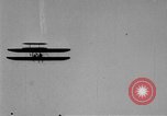 Image Wilbur Wright dans le modèle un flyer et post barstormers Première Guerre Mondiale United States USA, 1919, de la seconde 12 séquences d'archives historiques vidéo 65675049967