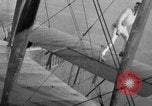 Image Wilbur Wright dans le modèle un flyer et post barstormers Première Guerre Mondiale United States USA, 1919, de la seconde 23 séquences d'archives historiques vidéo 65675049967