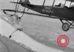 Image Wilbur Wright dans le modèle un flyer et post barstormers Première Guerre Mondiale United States USA, 1919, de la seconde 34 séquences d'archives historiques vidéo 65675049967