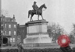 Image des statues de nobles hommes Washington DC USA, 1921, de la seconde 7 séquences d'archives historiques vidéo 65675049991