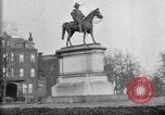 Image des statues de nobles hommes Washington DC USA, 1921, de la seconde 9 séquences d'archives historiques vidéo 65675049991